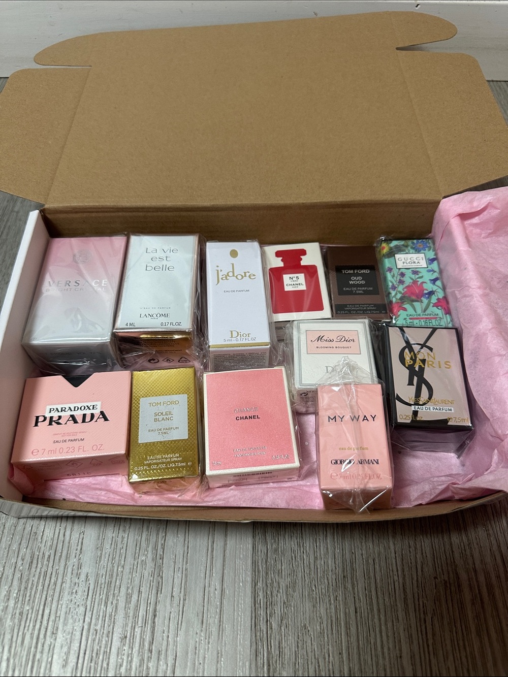 Random Designer Women’s Mini Perfume Set of 12